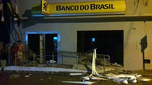 Banco do 

Brasil é explodido na madrugada