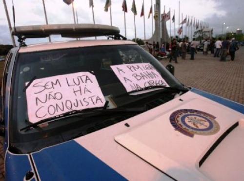 Polícia Militar da Bahia em greve por tempo 

indeterminado
