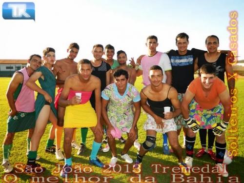 Futebol junino: Solteiros X 

Casados
