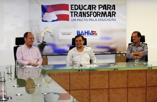 Walter 

Pinheiro assume Secretaria de Educação do estado