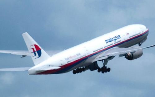 Avião que ia da Malásia a China continua 

desaparecido