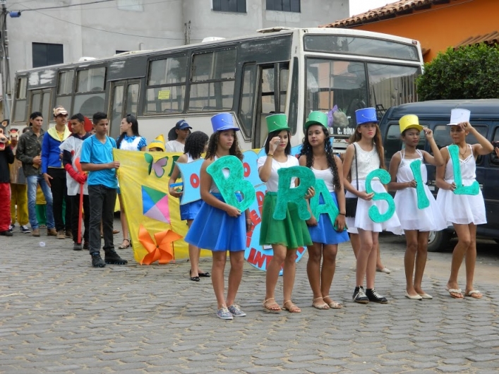 Desfile cívico em Tremedal marca a comemoração da independência do Brasil
