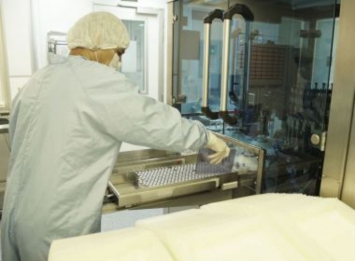 Após Butantan, Fiocruz interrompe produção de vacina AstraZeneca por falta de insumos