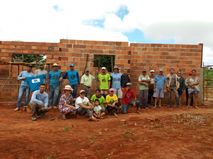 Casa de Cultura sendo construída pela comunidade Salininha em parceria com o Tremedal Ecológico