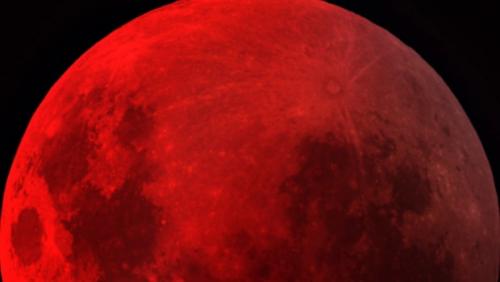 Eclipse nesta madrugada deixará a Lua 

Vermelha