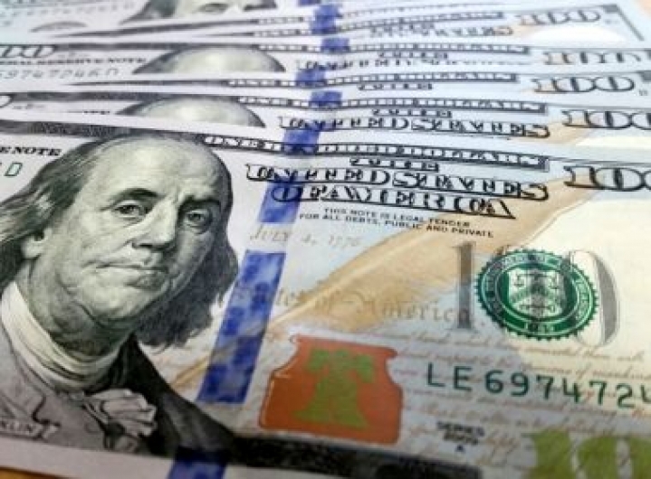 Dólar supera R$ 4,38 após fala de Guedes, BC intervém e moeda fecha a R$ 4,33