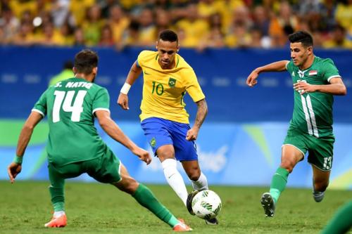 Calado, 

Neymar é defendido por treinador e companheiros de Seleção