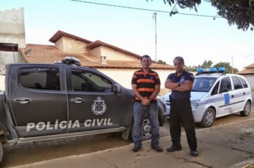Polí

cias investigam assassinatos em Belo Campo