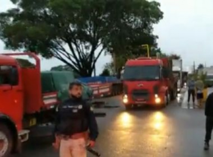 Estradas amanhecem sem bloqueios, mas caminhoneiros dizem que há greve