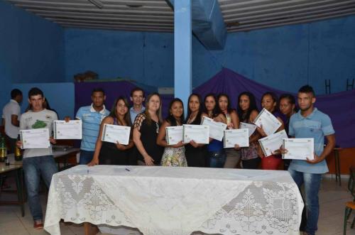 Lagoa Preta: 

Turmas de pedagogia recebem certificado pela FADIRE