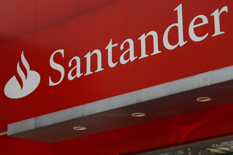 Santander oferece mais de 1.000 vagas de emprego