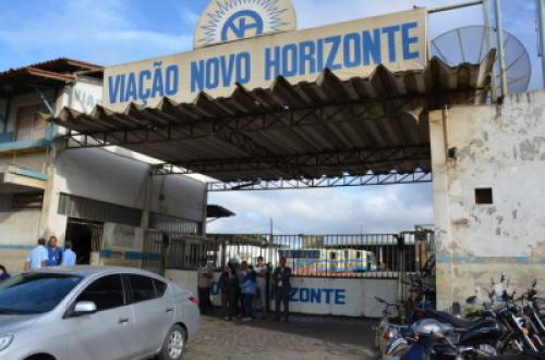 Novo Horizonte: Sindicato bloqueia garagem em 

Vitória da Conquista