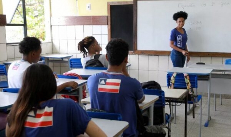 Governo da Bahia lança edital com 52 mil vagas de monitoria para o Programa Mais Estudo
