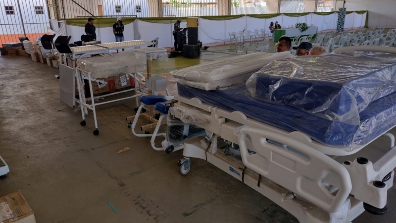 Deputado entrega equipamentos hospitalares a Tremedal