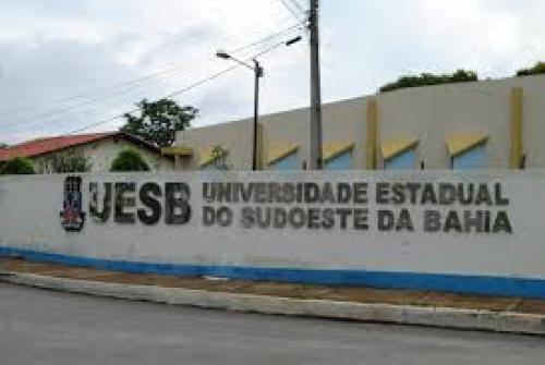Universitários sem aula devido à greve da 

UESB