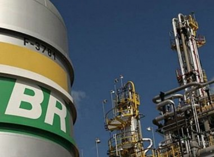 Petrobras irá cortar até 30% dos salários de funcionários; medida quer economia de 700 mi