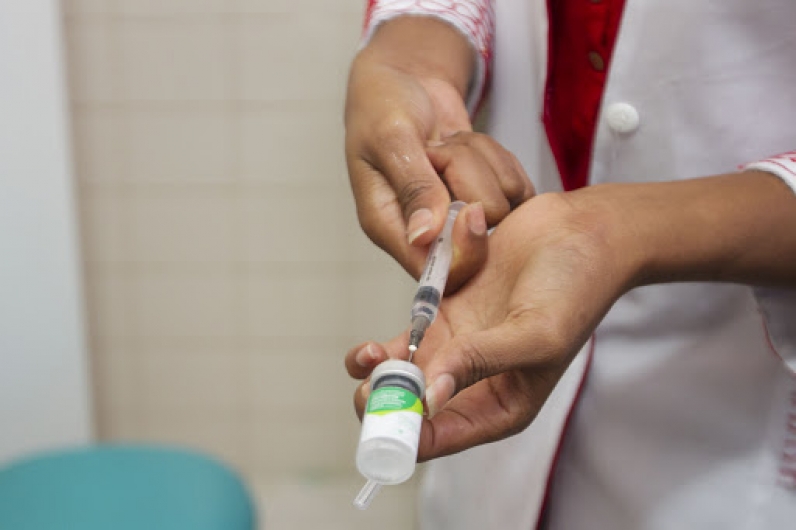 Com esquema especial de segurança, cerca de 180 mil baianos serão imunizados contra o coronavírus nesta primeira fase
