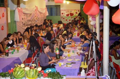 Exupério Silva comemora dia das mães com 

jantar