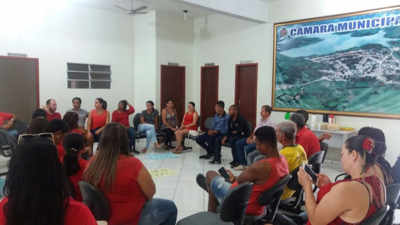 Vereadora realiza ato público em favor da democracia e liberdade de Lula