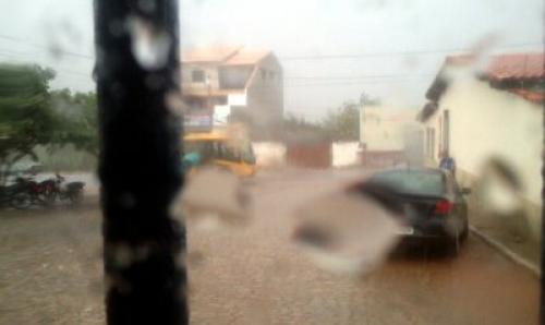 A 

chuva volta a alegrar população de Tremedal