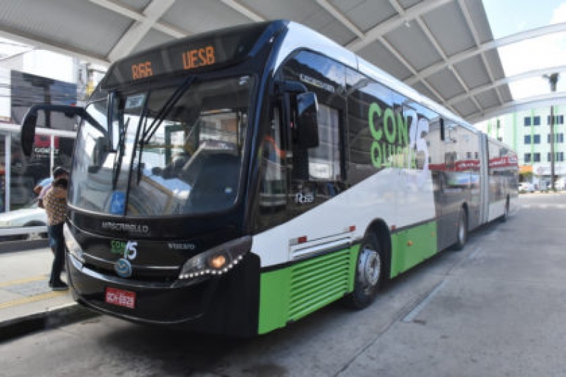 Novidade na Cidade | “Ônibus Sanfonado” circula em Vitória da Conquista levando até 180 passageiros