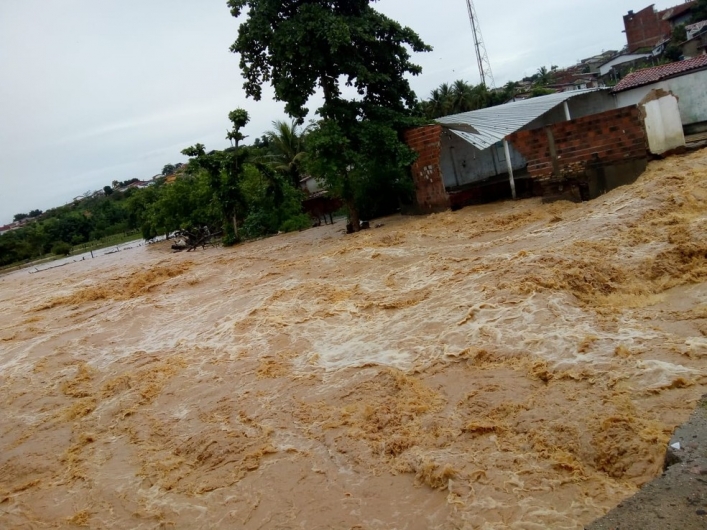 FGTS será liberado para moradores atingidos por enchentes na Bahia e Minas Gerais